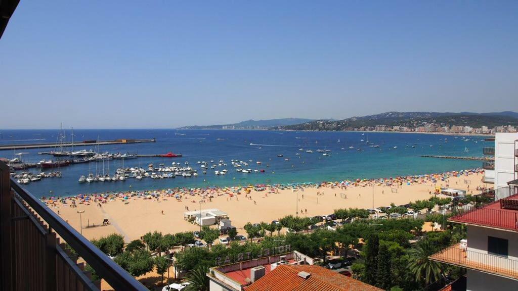 Seafront Apartment In Palamós Exterior foto